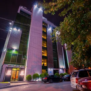 Hotel Capitol By Umbrella